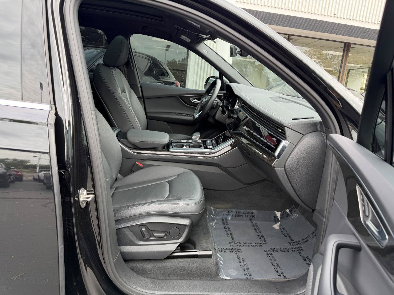Used 2023 Audi Q7 3.0T Premium AWD/4WD image 27