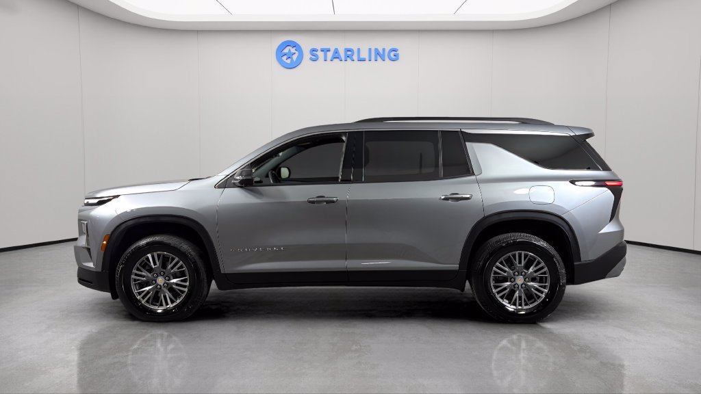 Certified 2026 Chevrolet Traverse LT w/ Driver Confidence Package FWD image 3