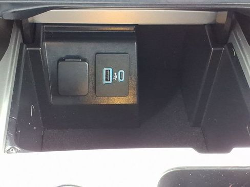 Used 2023 Ford Explorer XLT w/ Equipment Group 202A image 18