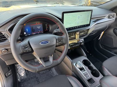 Used 2026 Ford Escape ST-Line w/ Tech Pack #1 AWD/4WD image 3