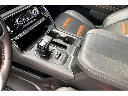 Used 2025 GMC Sierra 1500 AT4 w/ AT4 Premium Package AWD/4WD image 19
