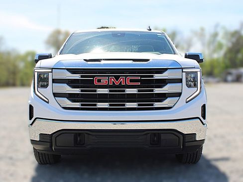 Used 2024 GMC Sierra 1500 SLE image 2
