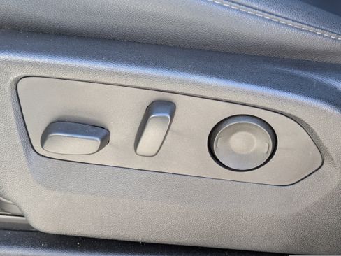 Certified 2023 Chevrolet Suburban Z71 w/ Luxury Package image 23