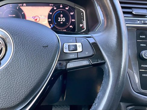 Used 2019 Volkswagen Tiguan SEL image 25