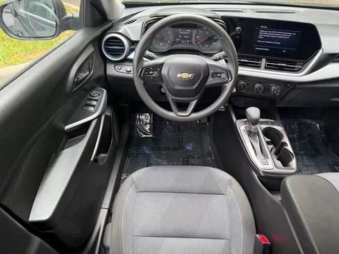 Used 2024 Chevrolet Trax LS FWD image 14