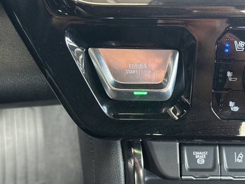 Used 2024 GMC Sierra 2500 AT4 w/ Technology Package AWD/4WD image 32