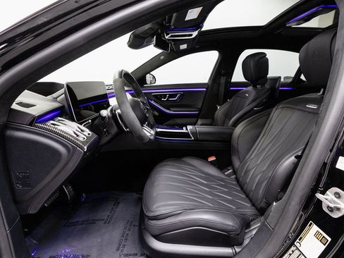 Used 2025 Mercedes-Benz S 63 AMG S image 8