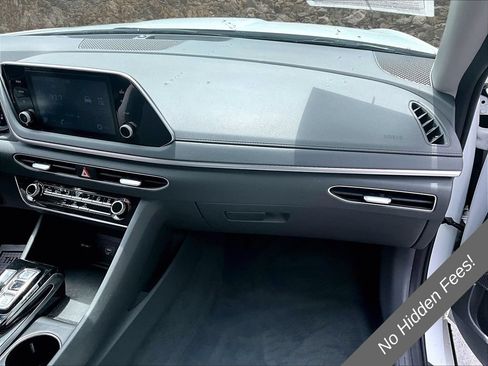 Used 2021 Hyundai Sonata SE w/ Winter Weather Package FWD image 12