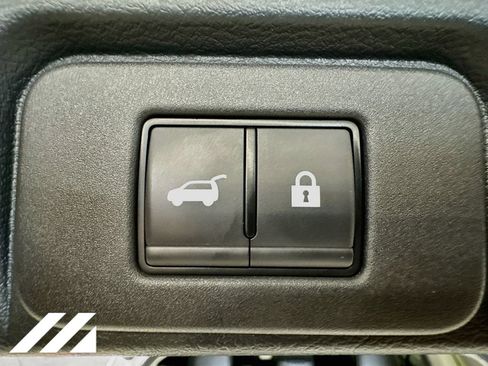 Used 2025 Nissan Rogue SV w/ SV Premium Package AWD/4WD image 28