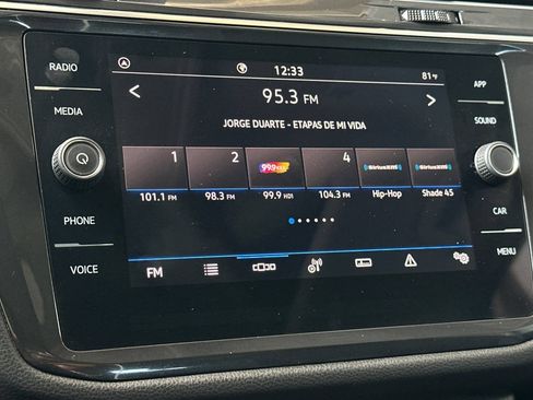 Used 2023 Volkswagen Tiguan SE w/ Panoramic Sunroof Package FWD image 19