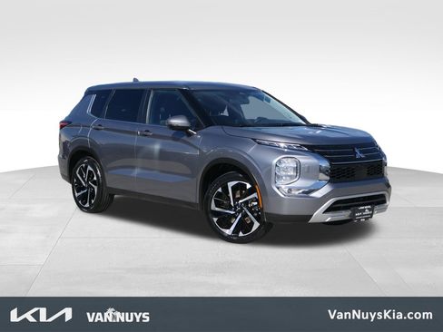 Used 2024 Mitsubishi Outlander SE AWD/4WD image 1