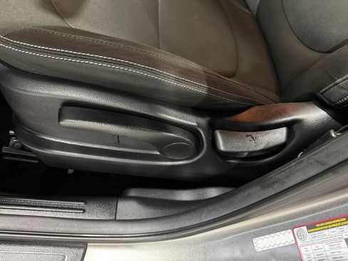 Used 2016 Kia Soul FWD image 16