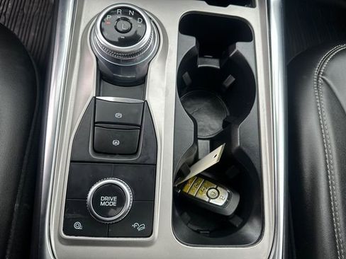 Certified 2022 Ford Explorer XLT w/ Equipment Group 202A image 39