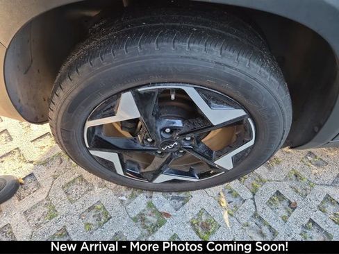 Used 2024 Kia Seltos EX image 4