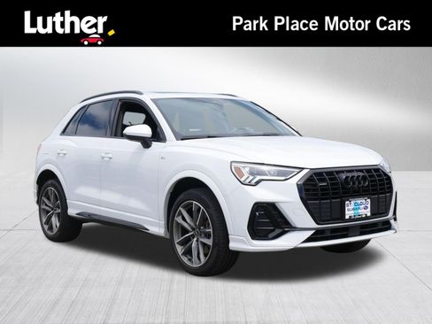 Used 2022 Audi Q3 2.0T Premium Plus w/ Premium Plus Package AWD/4WD image 1