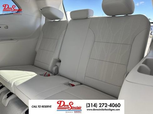 New 2026 Buick Enclave Avenir w/ Super Cruise Package FWD image 24