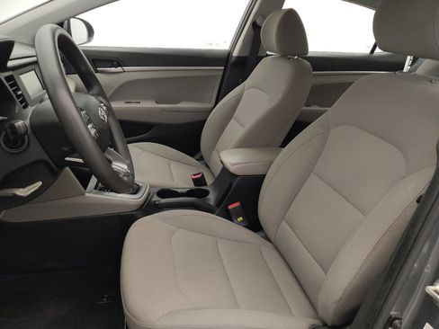 Used 2019 Hyundai Elantra SE FWD image 17