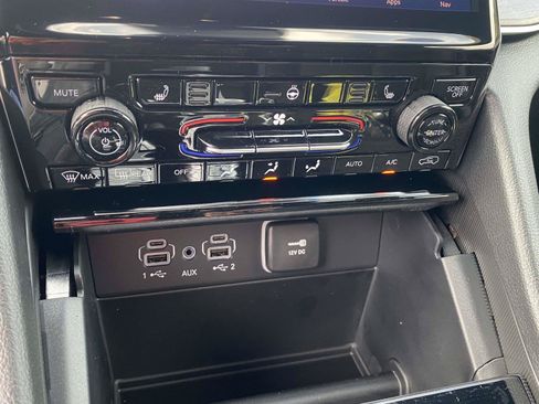 New 2025 Jeep Grand Cherokee Limited AWD/4WD image 7