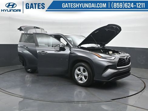 Used 2023 Toyota Highlander L FWD image 58