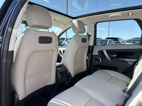 Used 2025 Land Rover Discovery Sport S image 11