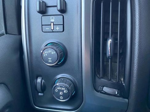 Used 2019 Chevrolet Silverado 1500 LT w/ All Star Edition image 17