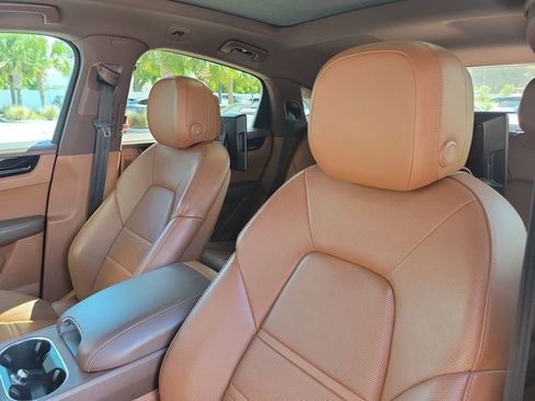 Certified 2022 Porsche Cayenne E-Hybrid Coupe w/ Premium Plus Package AWD/4WD image 6