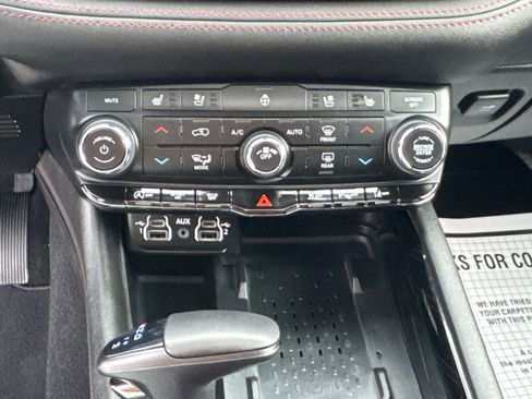 Used 2025 Dodge Durango GT image 13