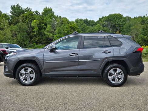 Used 2022 Toyota RAV4 XLE w/ Convenience Package AWD/4WD image 2
