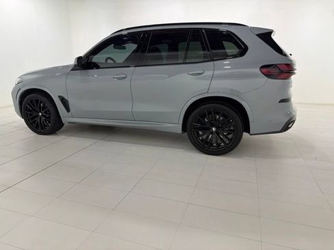 Used 2025 BMW X5 xDrive40i w/ M Sport Package AWD/4WD image 2