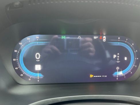 Used 2025 Volvo V60 B5 Cross Country Plus image 16