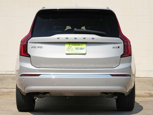 Used 2025 Volvo XC90 B5 Core w/ Protection Package Premier AWD/4WD image 11