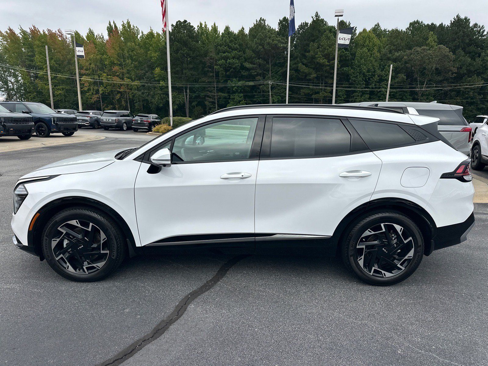 Certified 2025 Kia Sportage SX FWD image 6