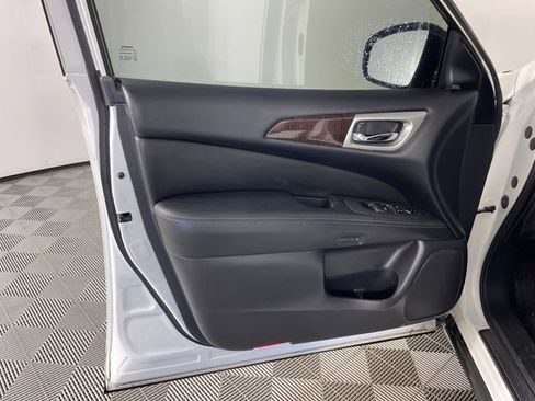 Used 2015 Nissan Pathfinder SL w/ SL Premium Package AWD/4WD image 12