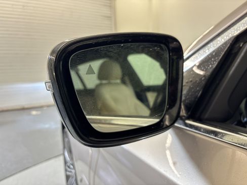 Used 2018 BMW 530e w/ Premium Package 2 image 21