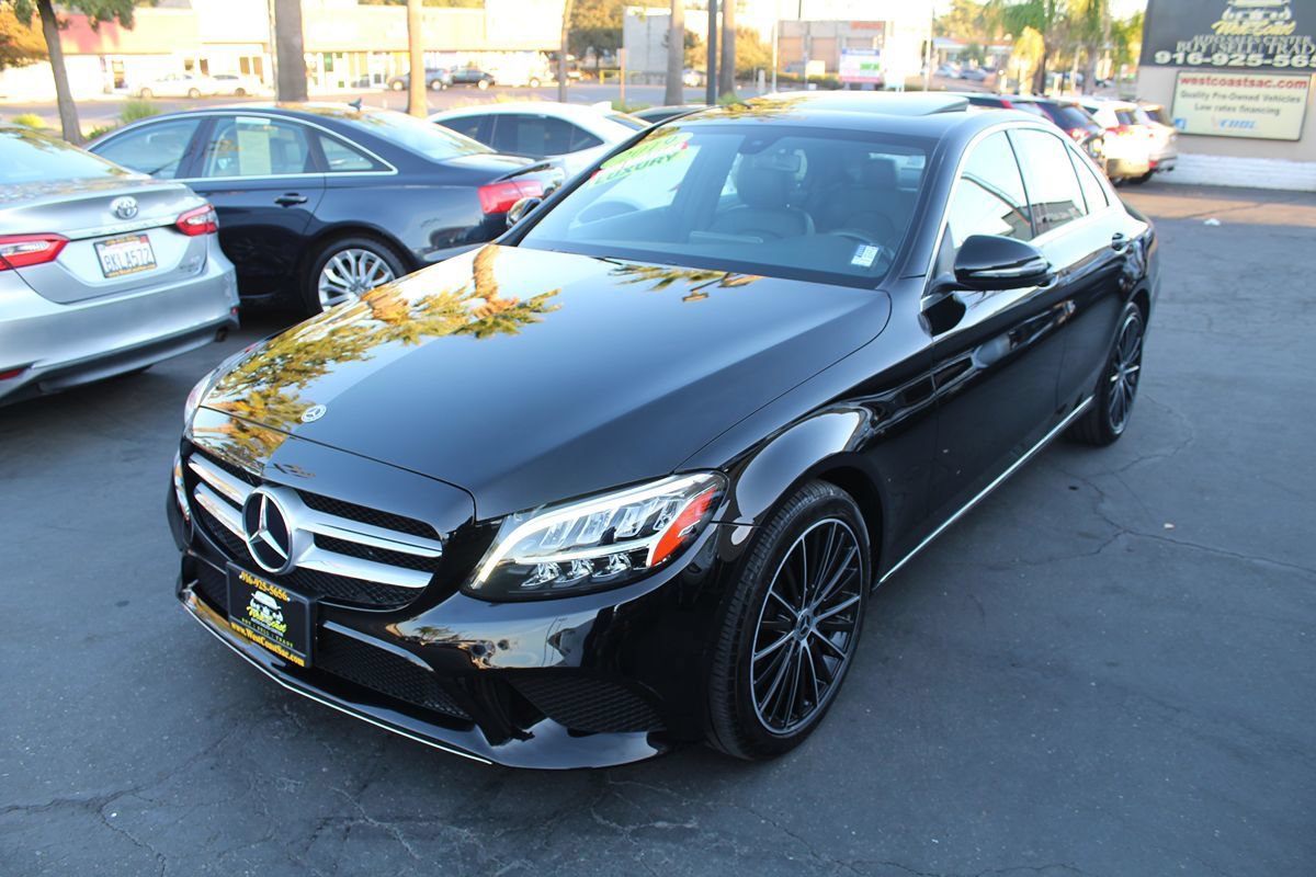 Used 2019 Mercedes-Benz C 300 Sedan image 4
