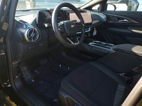 New 2026 Chevrolet Equinox EV LT image 17