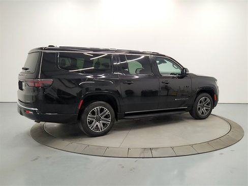 Used 2024 Jeep Wagoneer L Series II w/ Flexible Seating Group image 7