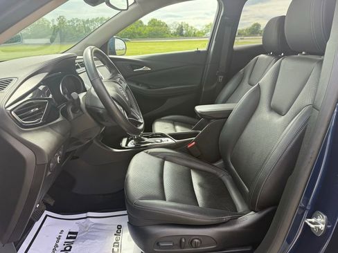 Used 2023 Buick Encore GX Essence FWD image 27