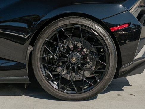 Used 2021 Lamborghini Huracan STO image 21