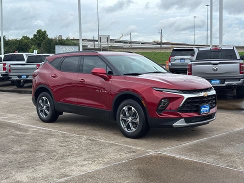Used 2026 Chevrolet Blazer LT w/ Convenience Package FWD image 5