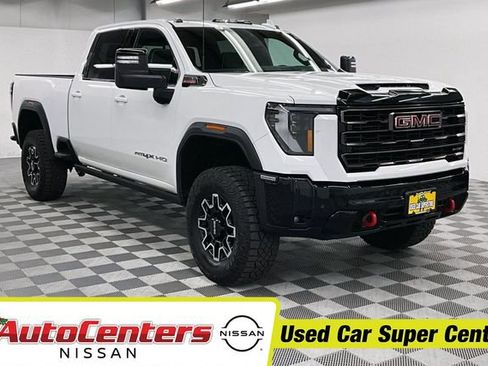 Used 2025 GMC Sierra 2500 AT4X AWD/4WD image 1