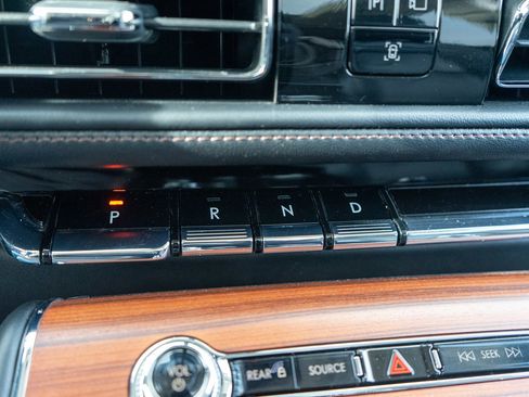 Used 2024 Lincoln Aviator Reserve image 22