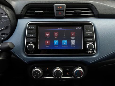 Used 2025 Nissan Versa SV FWD image 23