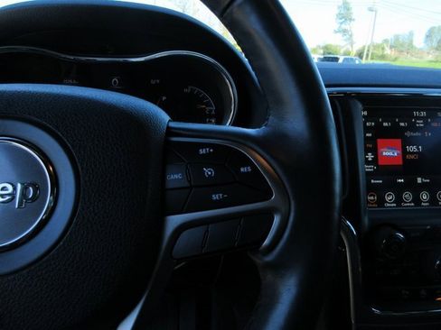 Used 2018 Jeep Grand Cherokee Limited w/ Luxury Group II image 18