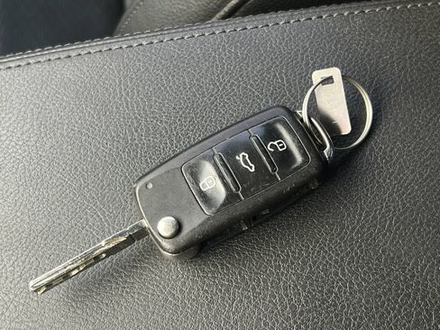 Used 2014 Volkswagen Passat TDI SE FWD image 46