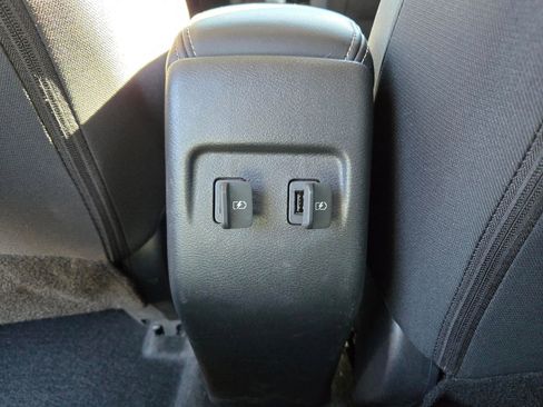 Used 2023 Nissan Kicks SR image 12