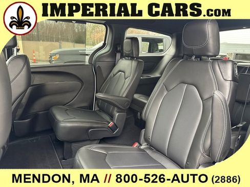 New 2026 Chrysler Pacifica Select FWD image 13