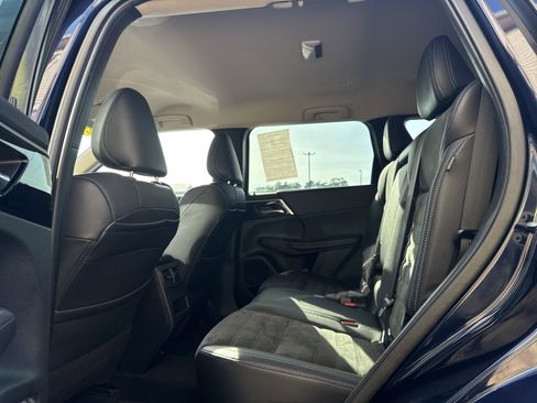 Used 2022 Mitsubishi Outlander SE image 10