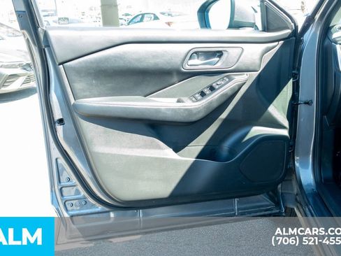 Used 2025 Nissan Rogue SV image 21