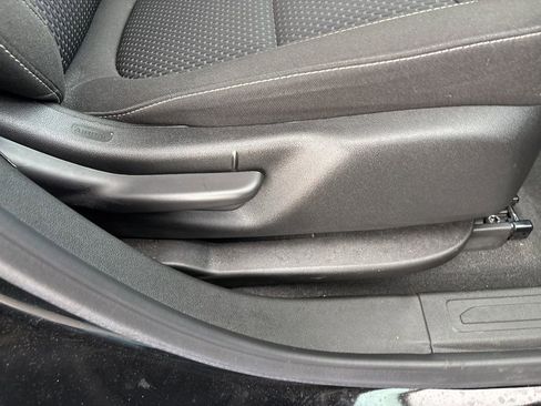 Used 2023 GMC Acadia SLE w/ Driver Convenience Package image 26